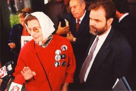 Fotografía de la inspección ocular a la Escuela de Mecánica de la Armada (ESMA)