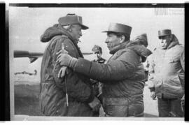 Fotografía de Mario Benjamín Menéndez y Leopoldo Fortunato Galtieri