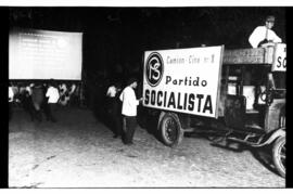 Fotografía de camión cine del Partido Socialista