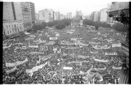 Fotografía de manifestación contra el levantamiento carapintada