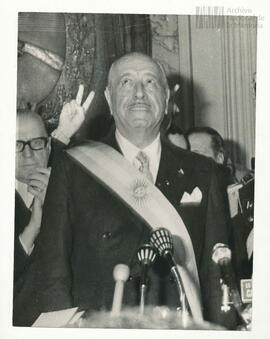 Fotografía de la asunción a la presidencia de Héctor José Cámpora