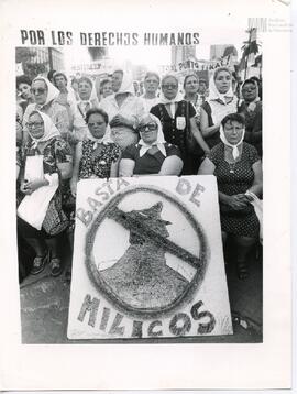 Fotografía de Madres de Plaza de Mayo en Marcha de la Resistencia