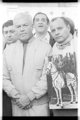 Fotografía de manifestación por el robo de las manos de Juan Domingo Perón