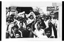 Fotografía de manifestación en adhesión al regreso del exilio de Juan Domingo Perón a Argentina