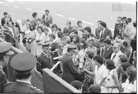 Fotografía de entrega de "Medallas de campaña" en acto conmemorativo del 164 de la Bata...