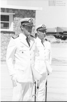 Fotografía de ceremonia de asunción del jefe de la Base Almirante Zar