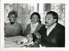 Fotografía de Oscar Gatica, Ana María Caracoce de Gatica y Estela Barnes de Carlotto