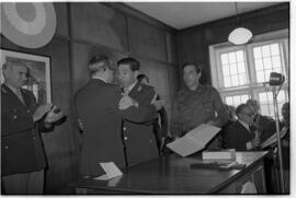 Fotografía de la asunción de Mario Benjamín Menéndez como Gobernador