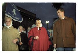 Fotografía de movilización de Asociación Madres de Plaza de Mayo