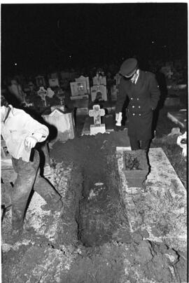 Fotografía de exhumación en el Cementerio de Ezpeleta