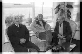 Fotografía de la asunción de Mario Benjamín Menéndez como Gobernador