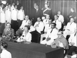 Fotografía de María Estela Martínez de Perón en acto oficial