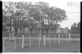 Fotografía de reconocimiento del Centro Clandestino de Detención Destacamento Policial de San Ant...