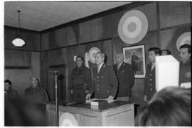 Fotografía de la asunción de Mario Benjamín Menéndez como Gobernador