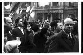 Fotografía de civiles que apoyan el golpe de Estado de 1930