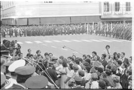 Fotografía de entrega de "Medallas de campaña" en acto conmemorativo del 164 de la Bata...