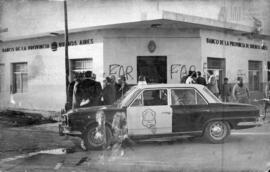 Fotografía del asalto al Banco Provincia de Garín