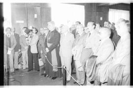 Fotografía de la asunción de Mario Benjamín Menéndez como Gobernador