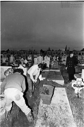 Fotografía de exhumación en el Cementerio de Ezpeleta