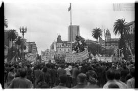 Fotografía de movilización por la guerra de Malvinas