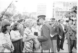 Fotografía de entrega de "Medallas de campaña" en acto conmemorativo del 164 de la Bata...