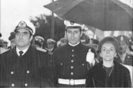 Fotografia de acto militar con la participación de la Presidenta María Estela Martínez de Perón