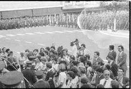 Fotografía de entrega de "Medallas de campaña" en acto conmemorativo del 164 de la Bata...