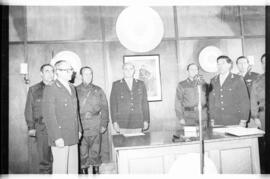 Fotografía de la asunción de Mario Benjamín Menéndez como Gobernador