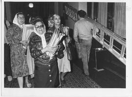 Fotografía de Madres, Abuelas y Familiares de Detenidos y Desaparecidos por Razones Políticas en ...
