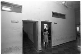 Fotografía de reconocimiento del Centro Clandestino de Detención Escuela de Educación Física de l...