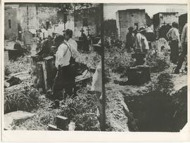 Fotografía de exhumación en tumbas NN