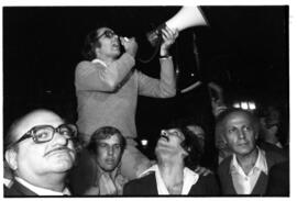 Fotografía de marcha de Madres de Plaza de Mayo