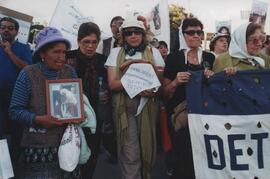 Fotografía de Ramona Emperatriz Márquez en la Marcha del Apagón