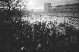 Fotografía de movilización al penal de Villa Devoto por la liberación de los presos políticos