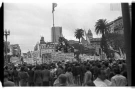 Fotografía de movilización por la guerra de Malvinas