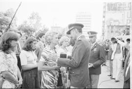 Fotografía de entrega de "Medallas de campaña" en acto conmemorativo del 164 de la Bata...
