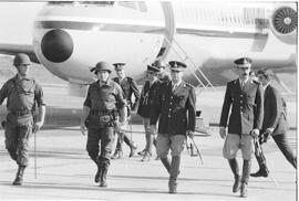 Fotografía del Presidente de facto Teniente General Jorge Rafael Videla, y el Comandante del III ...