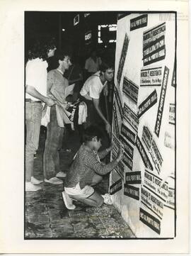 Fotografía de manifestación por la Ley de Punto Final
